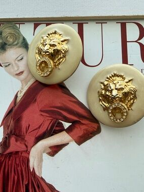 Ellen Designs earrings vintage clip on signature